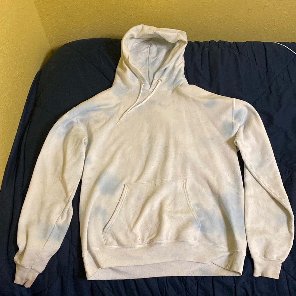 white and blue spotted hoodie (medium)